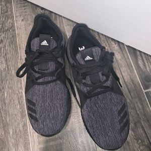 BRAND NEW NEVER WORN ADIDAS BOUNCE SNEAKERS